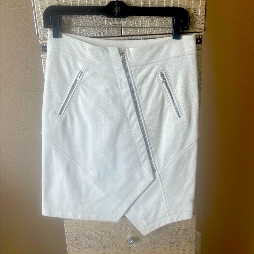 Yigal Azrouel White leather, snake embossed print Wrap skirt